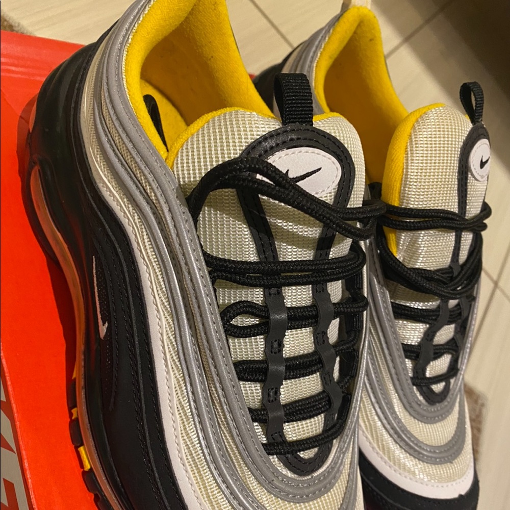 Nike Air Max 97s 
Size : 7Y
160$   OG box 
10/10